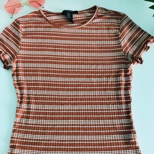 Ribbed lettuce edge shirt